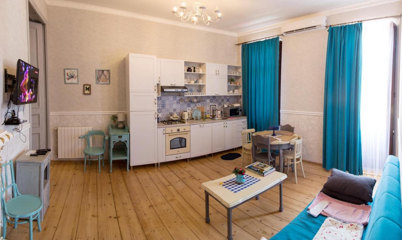 Apartament On Aghmashenebeli 26 Tbilisi Exteriör bild